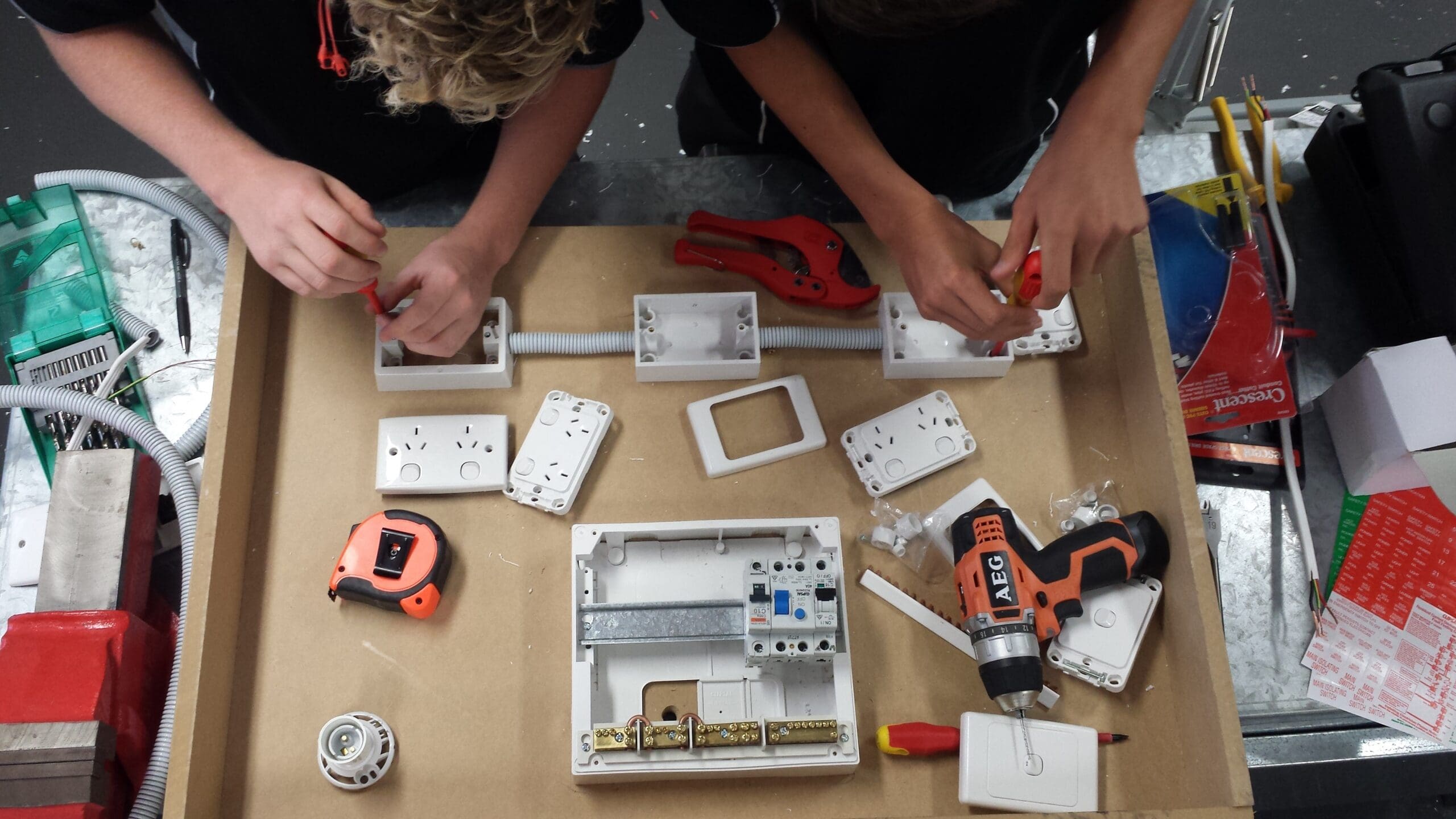 Certificate ll in Electrotechnology (CareerStart)